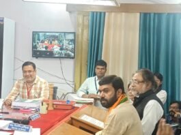 छिंदवाड़ा विधानसभा से भाजपा प्रत्याशी विवेक बंटी साहू ने भरा नामांकन ।