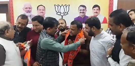 भाजपा में शामिल हुए कांग्रेस नेता बंटी पटेल।