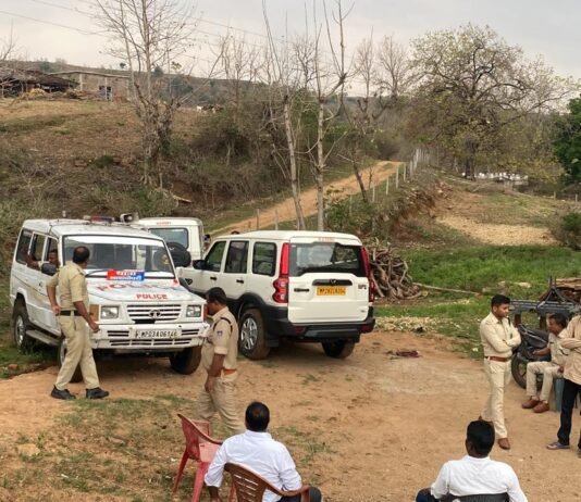 विधायक के घर छापा