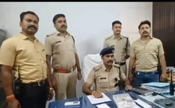 कोतवाली पुलिस ने किया 1 लाख की कीमत के सोने चांदी के आभूषण सहित आरोपी गिरफ्तार।