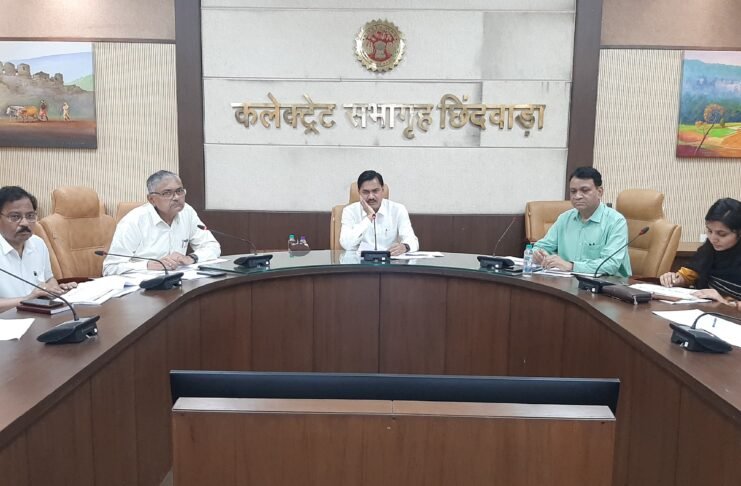 मातृ स्वास्थ्य सेवाओं में सुधार आवश्यक:कलेक्टर शीलेन्द्र सिंह