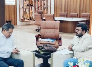कोयलांचल क्षेत्र की समस्याओं को लेकर सांसद विवेक बंटी साहू ने की अधिकारियों से चर्चा